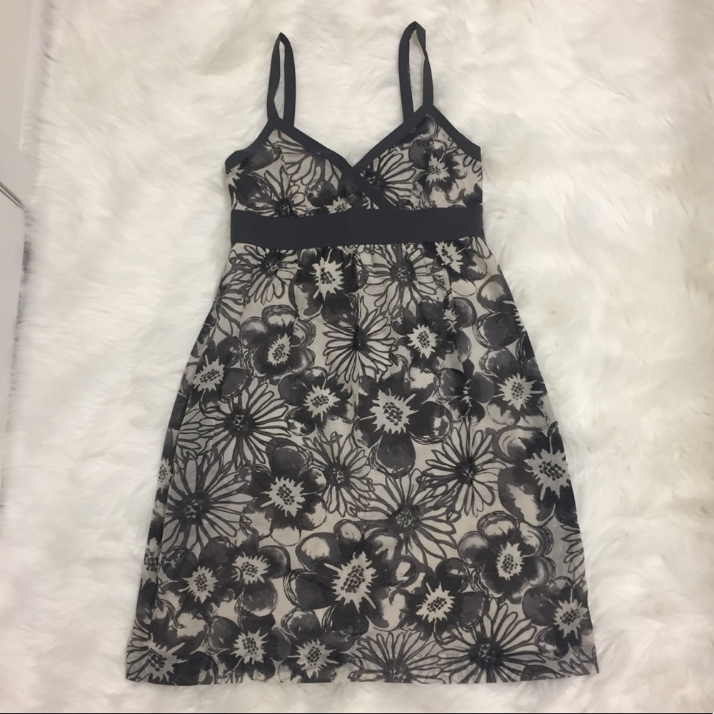 💗SALE💗 NWOT- Vince grey / cream floral sundress - OBO